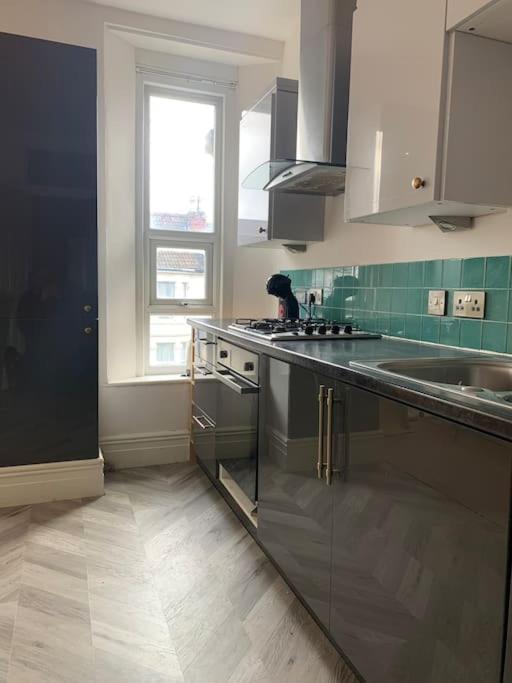 Central 2 Bed Flat. Free Parking Bristol Exterior foto