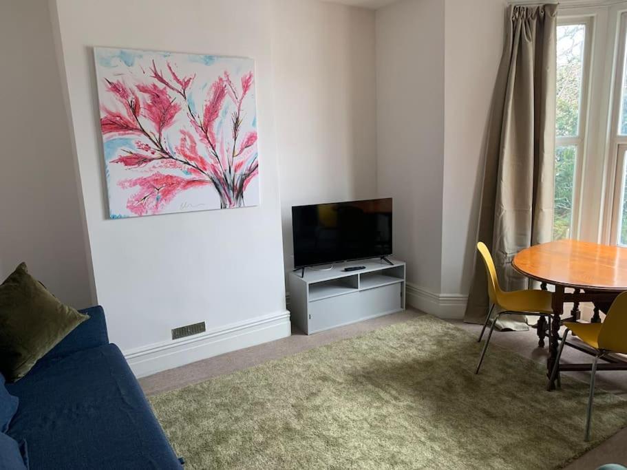Central 2 Bed Flat. Free Parking Bristol Exterior foto